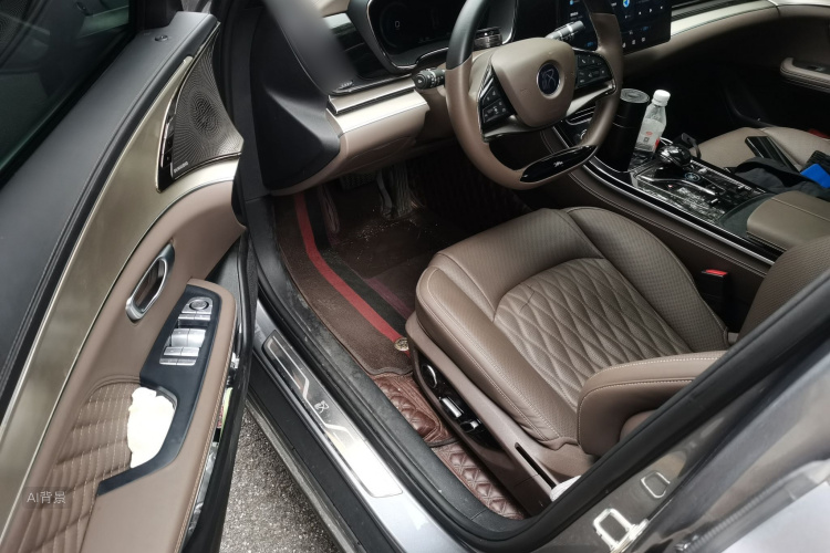 BYD Han 2023 car image #18