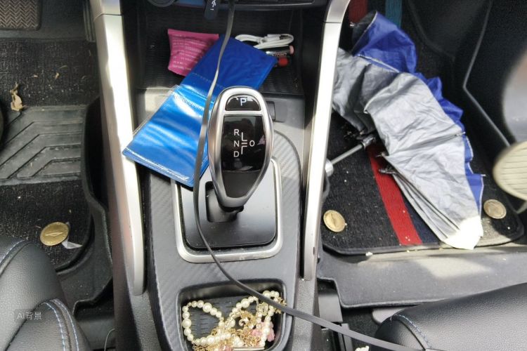 BYD Yuan New Energy 2019 car image #16