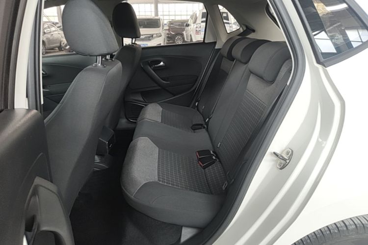 Volkswagen Polo 2016 #17 Volkswagen Polo 2016 car image #17