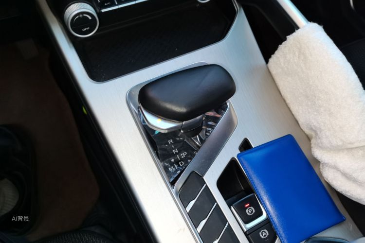 GEELY Coolray 2025 car image #16
