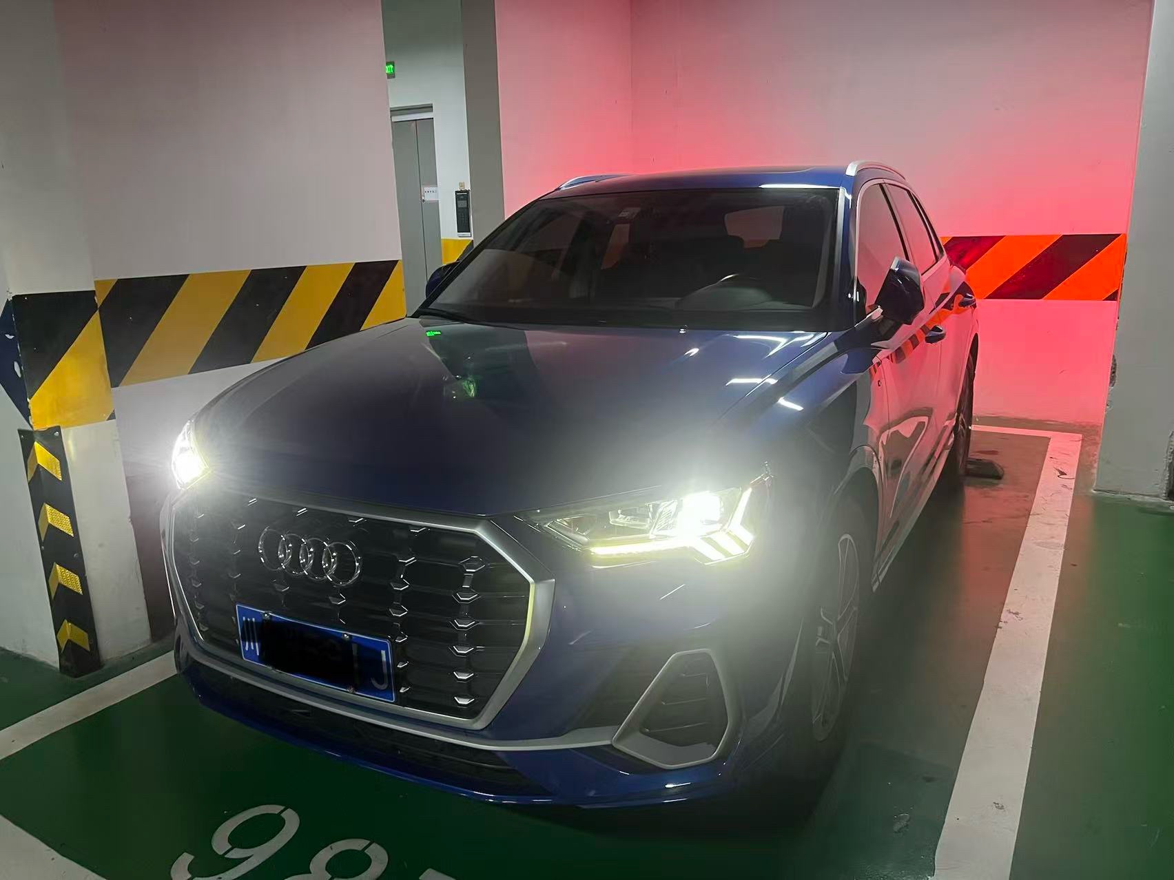 Audi Q3 2021 car image 