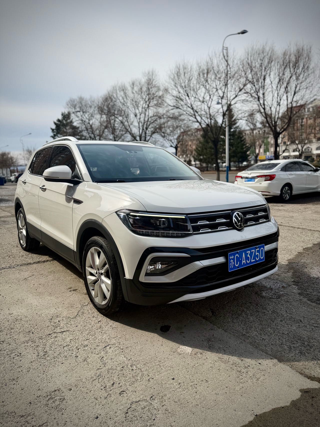 Volkswagen T-Cross 2021 immagine di auto #3