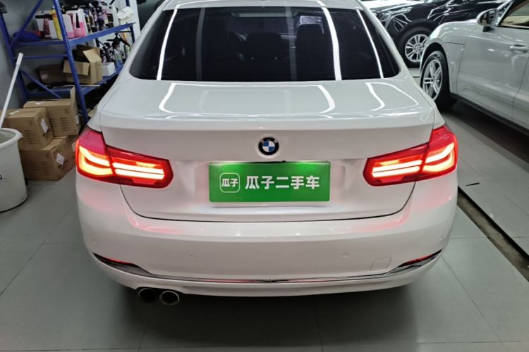 BMW 3 Series 2019 car image #6