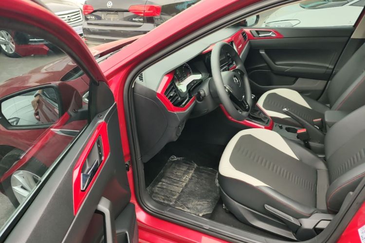 Volkswagen Polo 2019 car image #16