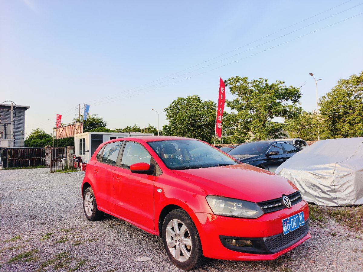 Volkswagen Polo 2014 car image #3