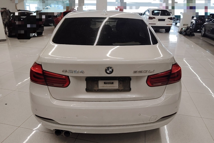 BMW 3 Series 2019 car image #6