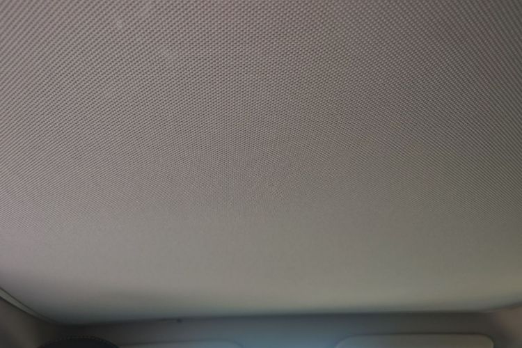 Tesla Model Y 2022 car image #20