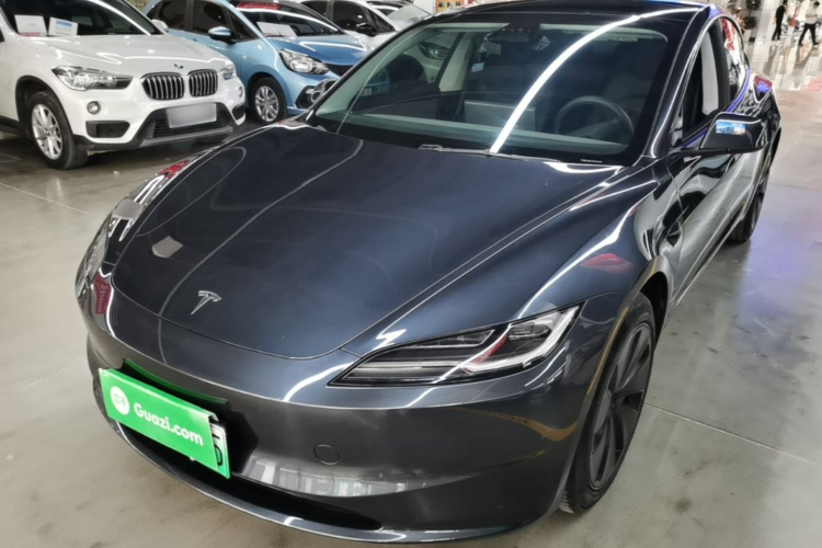 Tesla Model 3 2024 car image #2