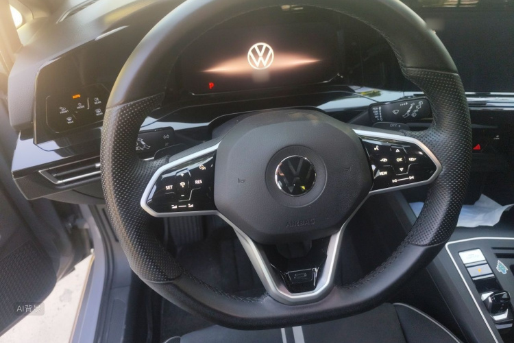 Volkswagen Golf 2022 car image #12