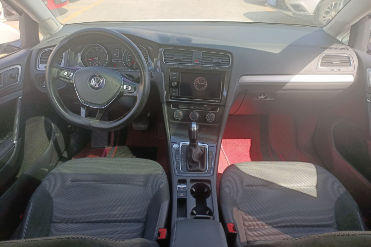 Volkswagen Golf 2020 #10 Volkswagen Golf 2020 car image #10