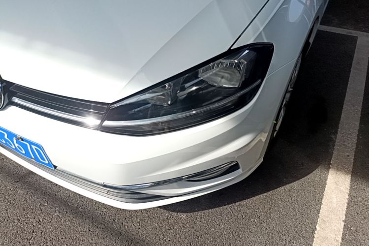 Volkswagen Golf 2018 car image #23