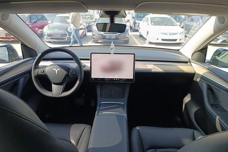 Tesla Model Y 2022 car image #10
