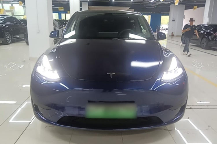 Tesla Model Y 2023 #3 Tesla Model Y 2023 car image #3