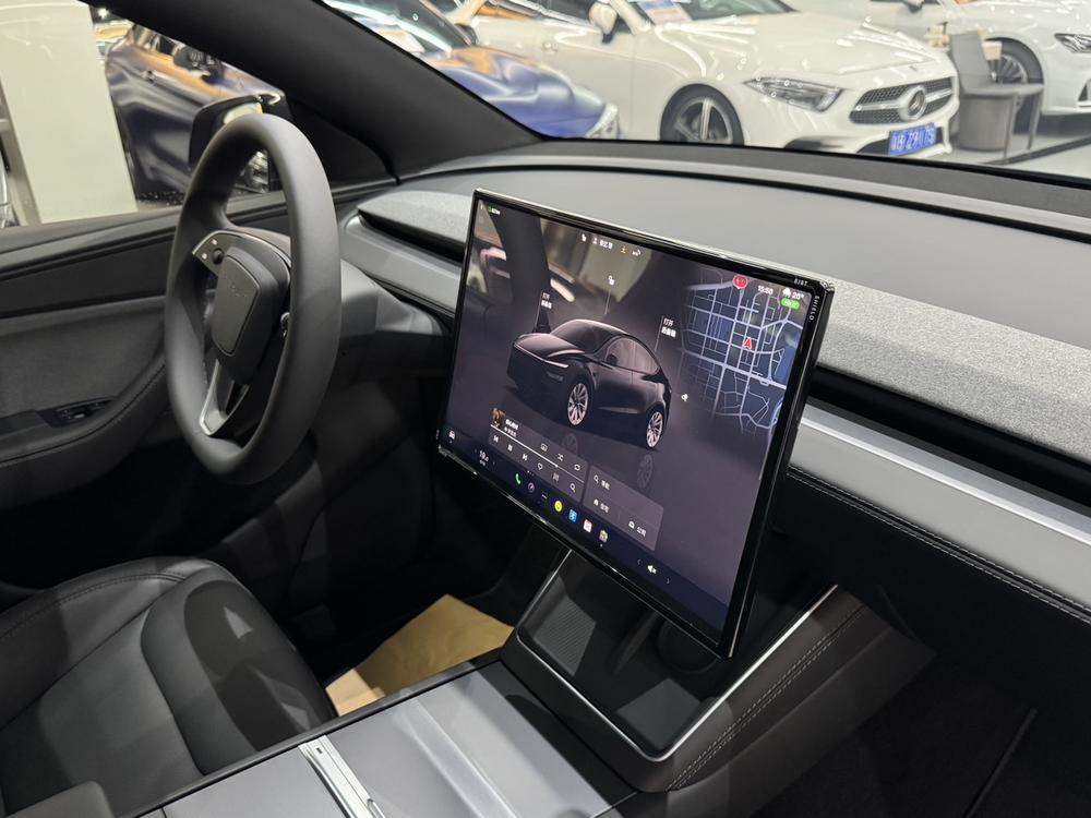 Tesla Model Y 2026 #9 Tesla Model Y 2026 car image #9
