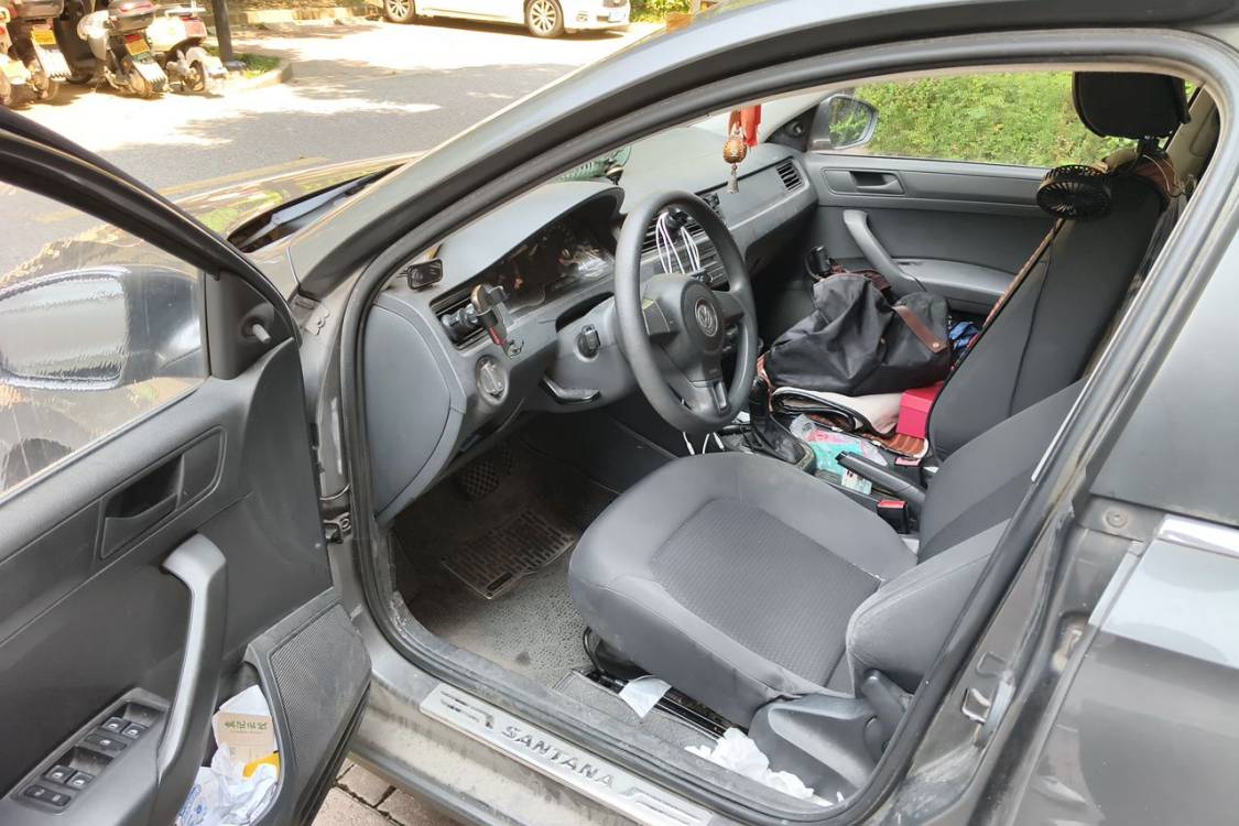 Volkswagen Santana 2013 car image #23