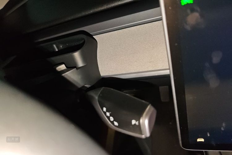 Tesla Model Y 2024 #16 Tesla Model Y 2024 car image #16
