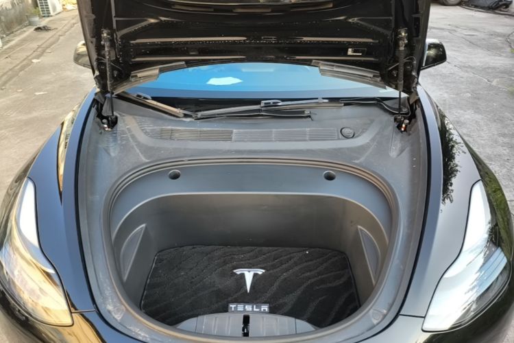Tesla Model 3 2023 car image #20