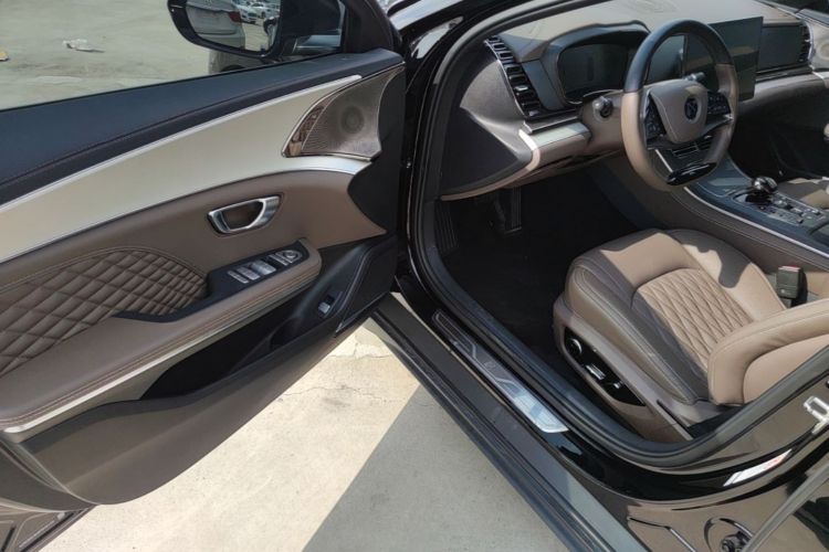 BYD Han 2024 car image #12