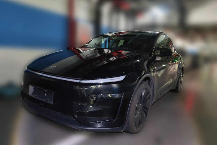 Tesla Model Y 2025 #2 Tesla Model Y 2025 car image #2