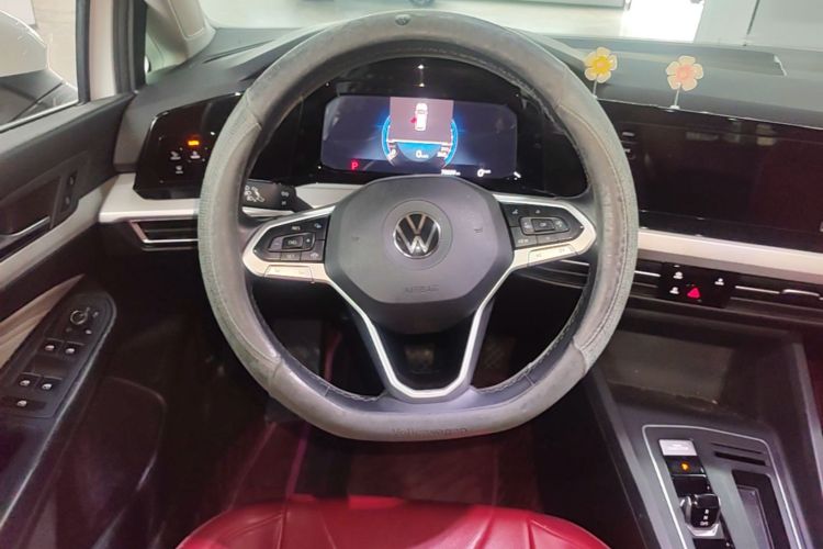 Volkswagen Golf 2022 car image #11