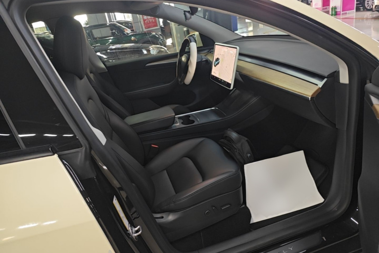Tesla Model Y 2021 #24 Tesla Model Y 2021 car image #24