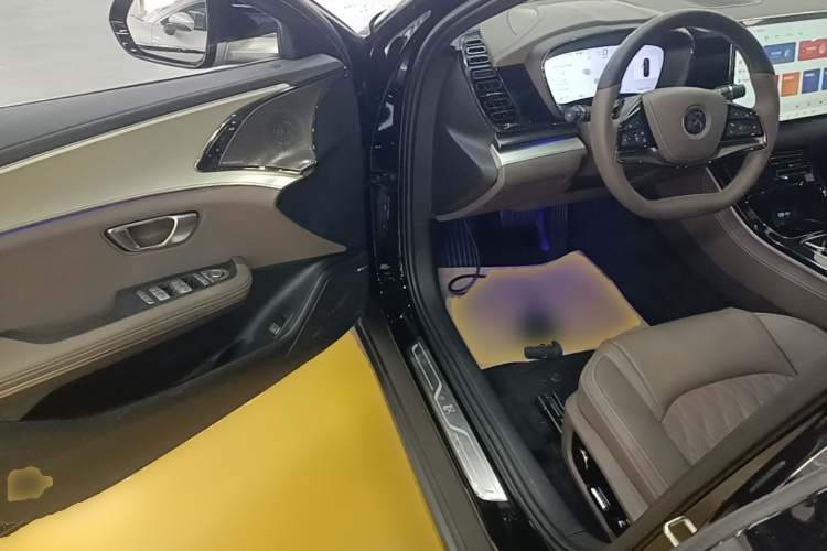 BYD Han 2025 car image #16