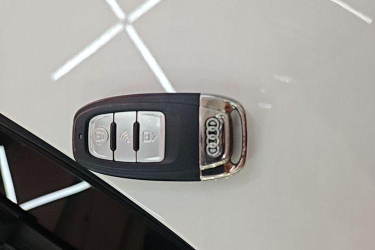 Audi Q3 2018 #9 Audi Q3 2018 car image #9