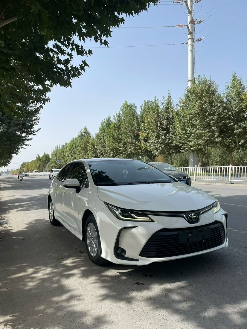 Toyota Corolla 2023 image de voiture #3