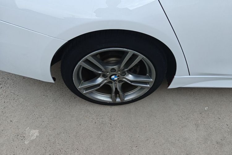 BMW 3 Series 2019 #10 BMW 3 Series 2019 car image #10