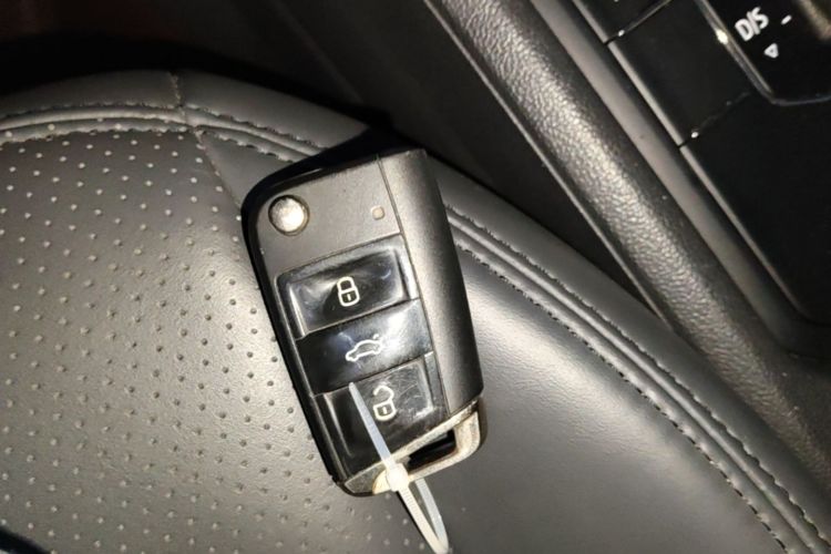 Volkswagen Tharu 2021 car image #9