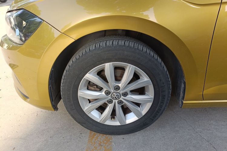Volkswagen Polo 2019 car image #9