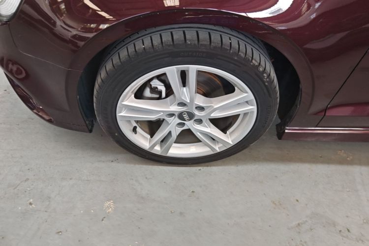 Audi A3 2019 immagine di auto #9