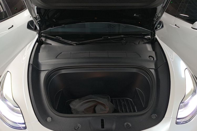 Tesla Model Y 2023 #20 Tesla Model Y 2023 car image #20