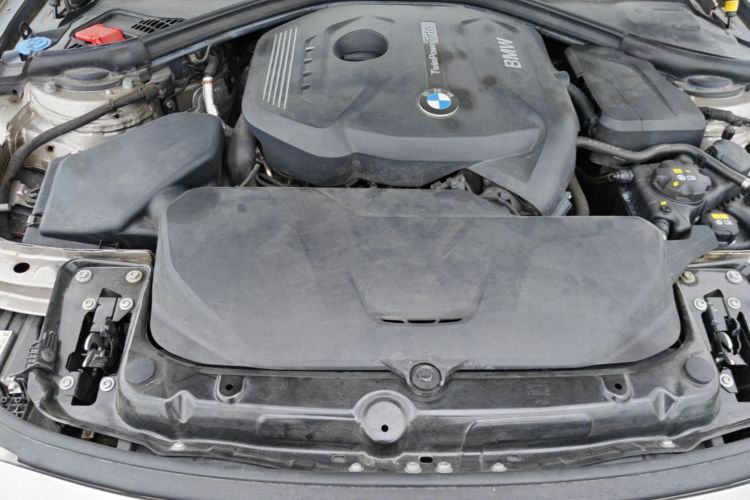 BMW 3 Series 2018 image de voiture #22