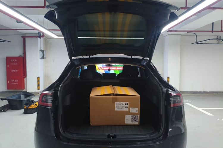 Tesla Model Y 2024 #19 Tesla Model Y 2024 immagine di auto #19