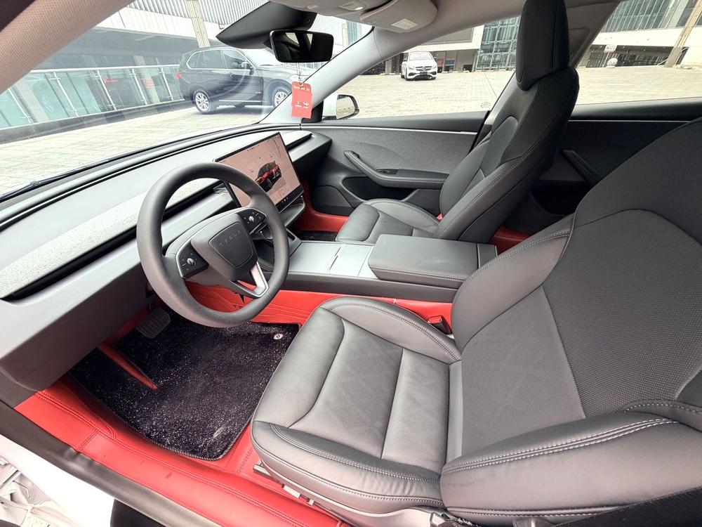 Tesla Model 3 2024 car image #8