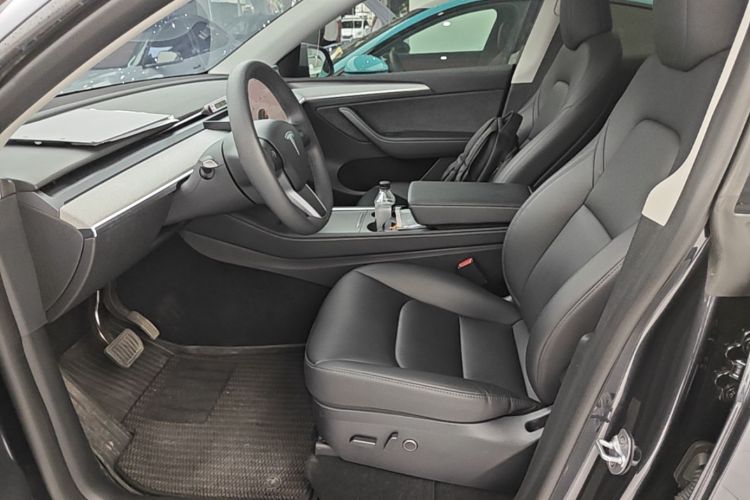 Tesla Model Y 2024 #15 Tesla Model Y 2024 car image #15