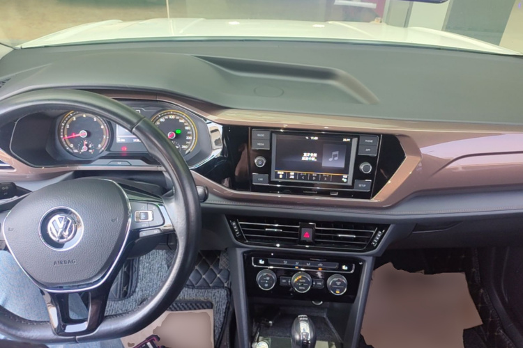 Volkswagen Tharu 2019 immagine di auto #10