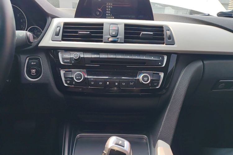 BMW 3 Series 2016 immagine di auto #13