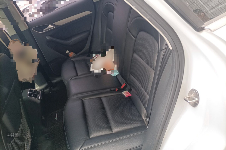 Audi Q3 2015 car image #19