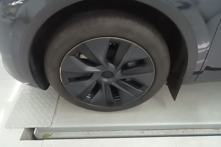 Tesla Model Y 2024 #9 Tesla Model Y 2024 car image #9