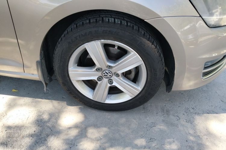 Volkswagen Golf 2014 car image #9