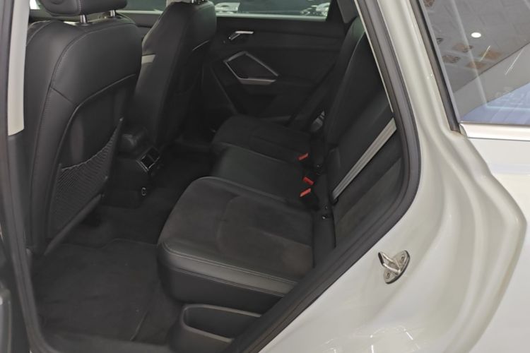 Audi Q3 2019 #13 Audi Q3 2019 car image #13