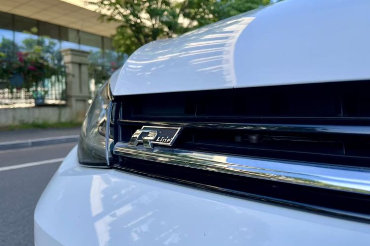 Volkswagen Golf 2019 car image #27