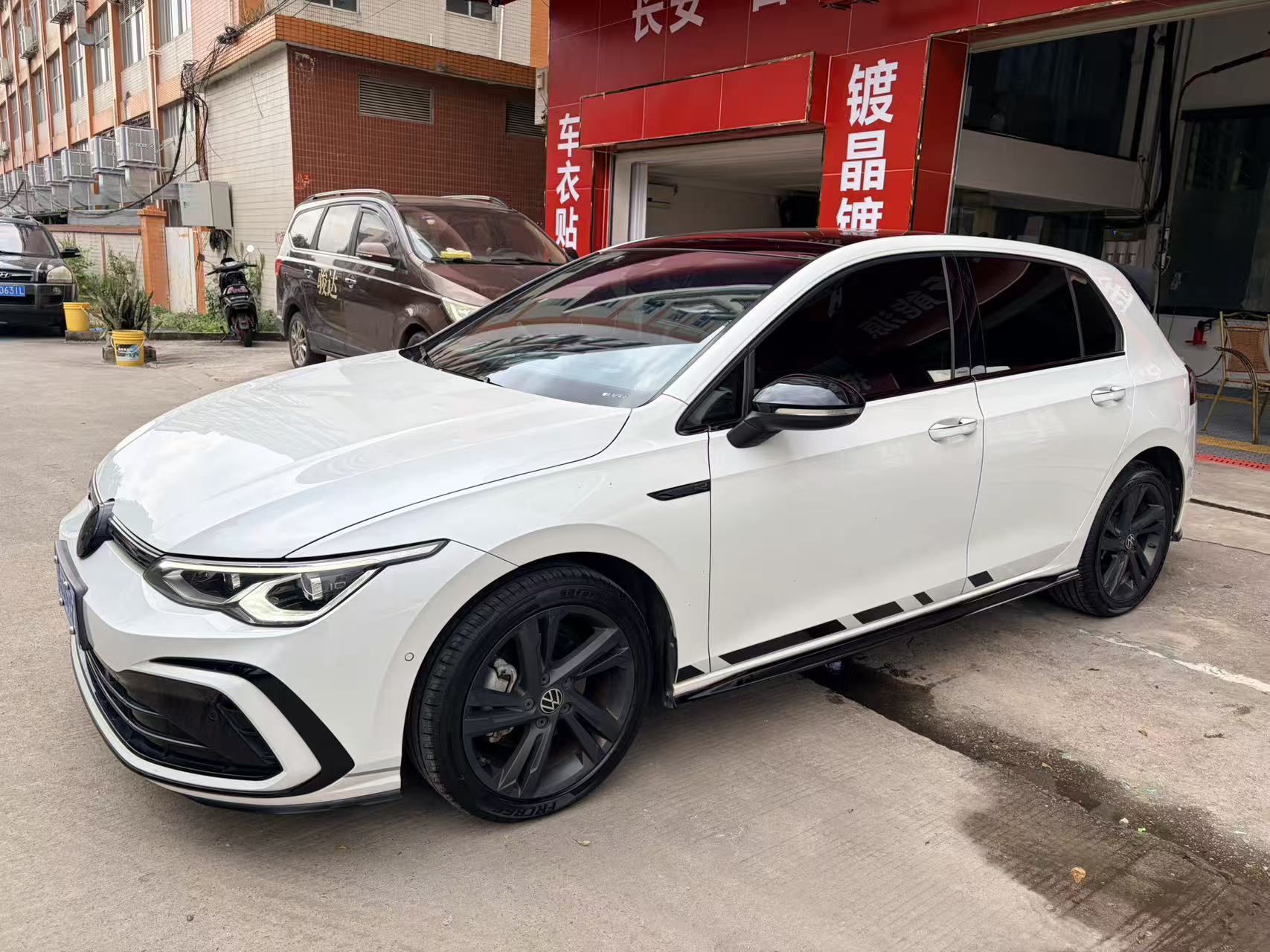 Volkswagen Golf 2021 car image 