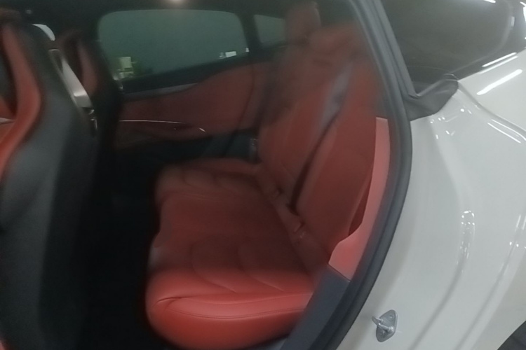 MI SU7 2025 car image #13