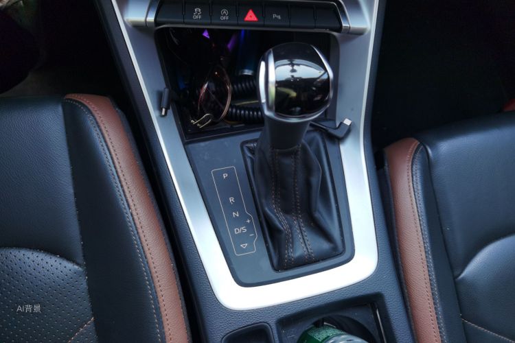 Audi Q3 2019 car image #16