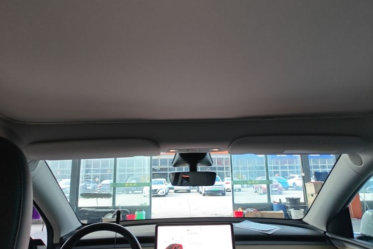 Tesla Model Y 2023 #18 Tesla Model Y 2023 car image #18