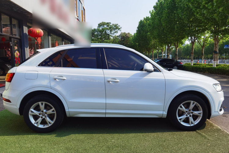 Audi Q3 2017 car image #4