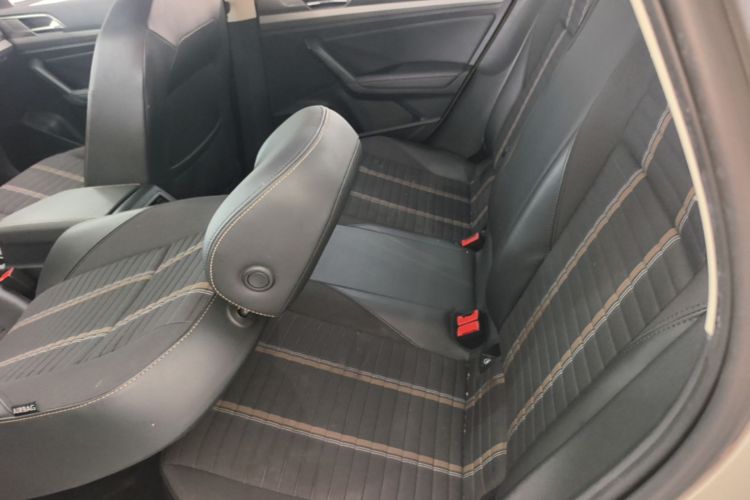 Volkswagen Lavida 2019 car image #17